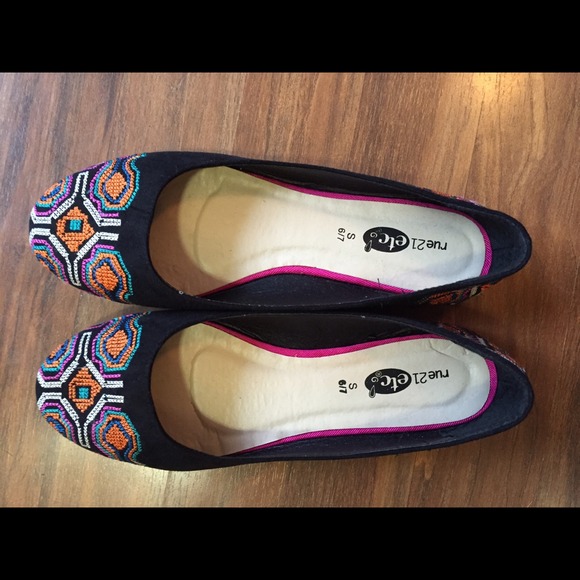 Cute tribal flats!