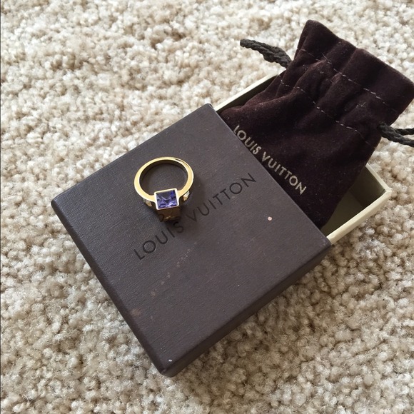 Ring - Picture 1 of 4