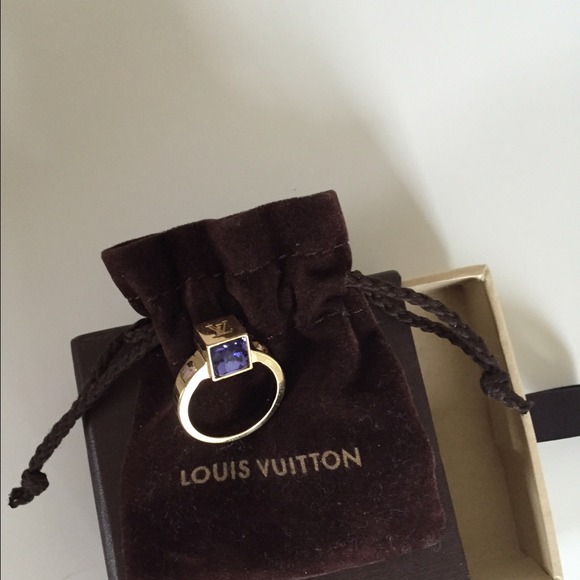 Ring - Picture 2 of 4