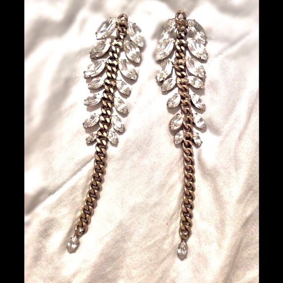NWOT MACYS Gold Chain Tear Drop Earrings