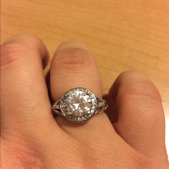 Gorgeous silver engagement / cocktail ring