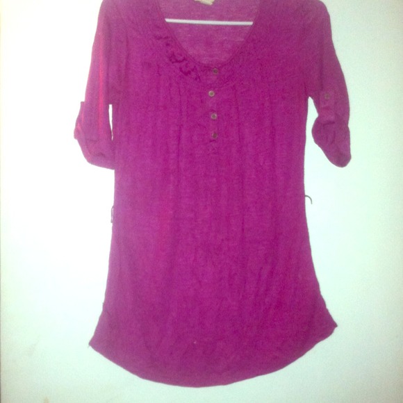 Magenta 3/4 sleeved shirt - Picture 1 of 1