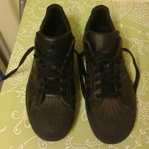 All black all star adidas