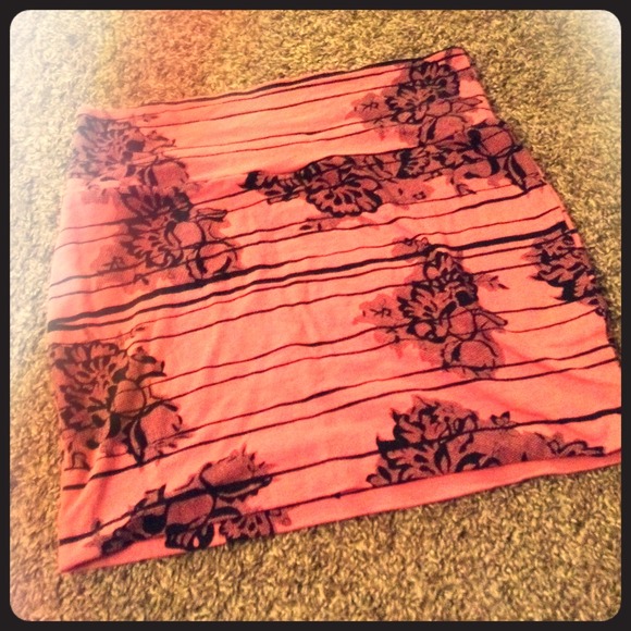 Skirt - Picture 1 of 1