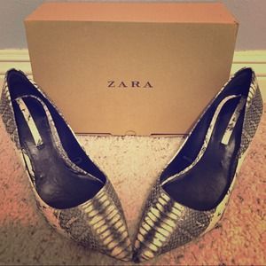 ZARA Snakeskin leather pumps...only worn once!