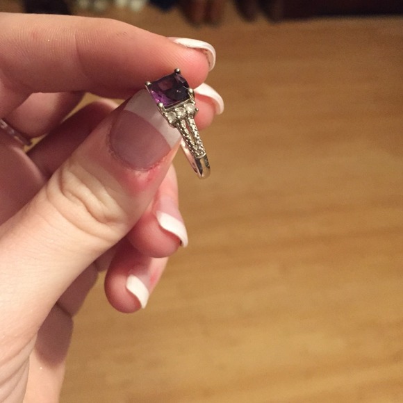 Ring - Picture 2 of 2