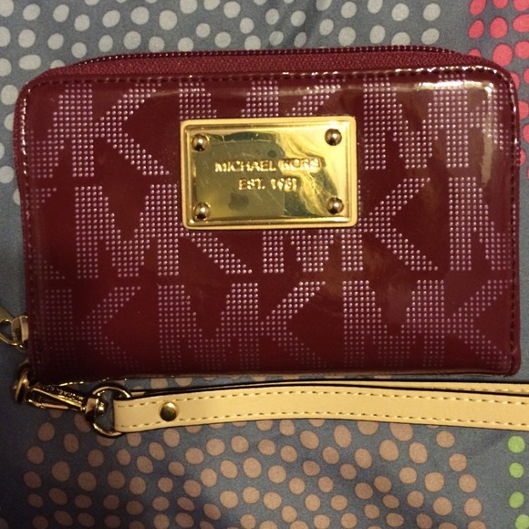 Michael Kors wristlet