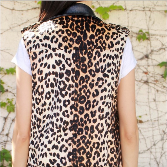 Animal Print Vest with Faux Leather Collar/Detail - Picture 4 of 4