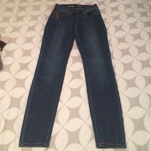 Victoria Secret Mid Rise Siren Skinny Jeans