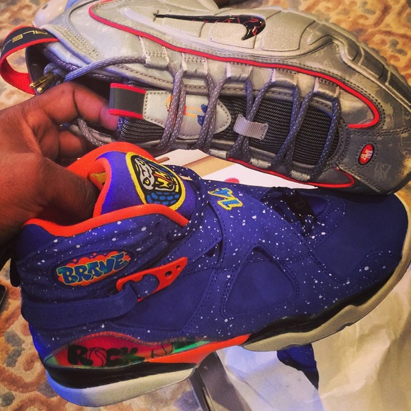 Sneakers - Picture 2 of 2