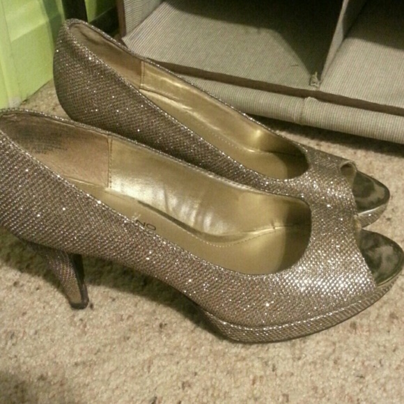 Gold homecoming shoes