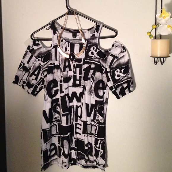 ❤️Open shoulders shirt❤️