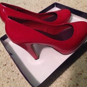 Red Madden Girl pumps