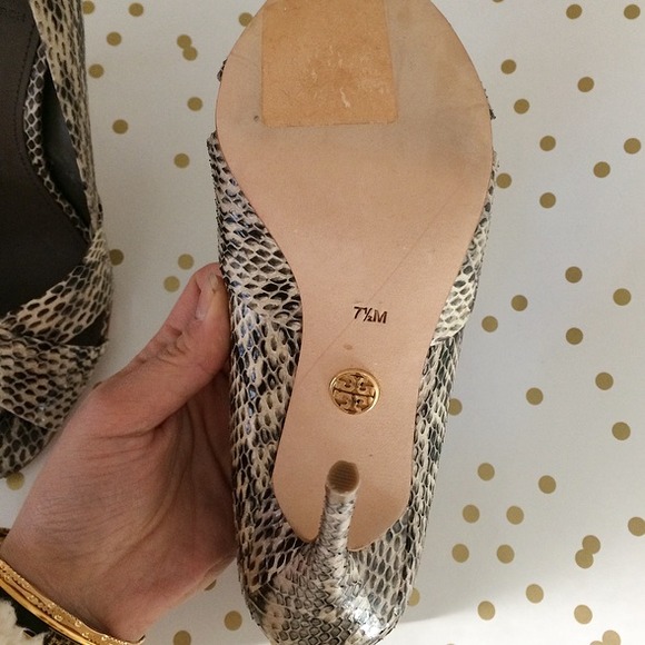 Make an offer 💕Tory Burch Python Heels - Picture 4 of 4