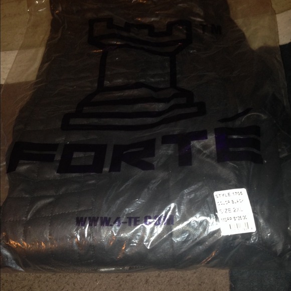 Forte leather like brand new shorts