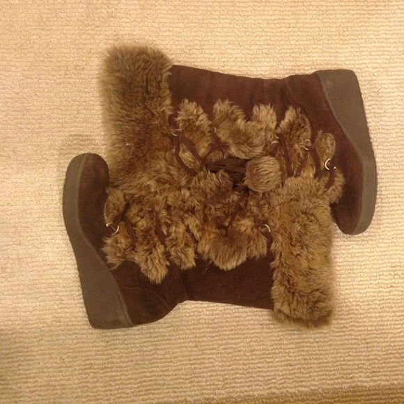 Very cute brown faux fur boots