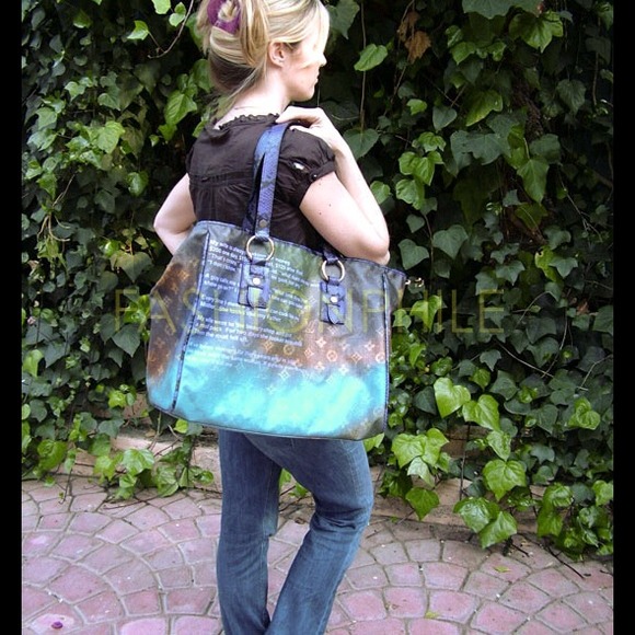 ๐ซSOLD ๐ฏAuth. Louis Vuitton Jokes Bag - Picture 4 of 4