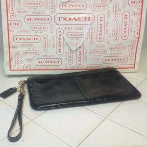 (RESERVED) Coach Clutch