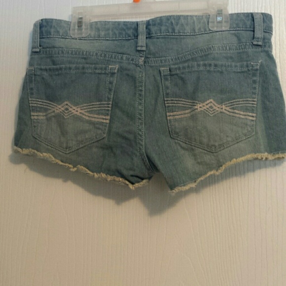 Shorts - Picture 2 of 4