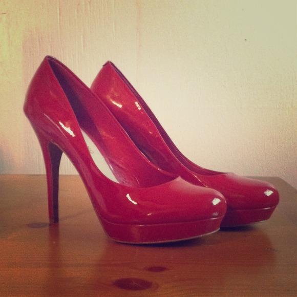 Red patent leather Arturo Chiang stilettos