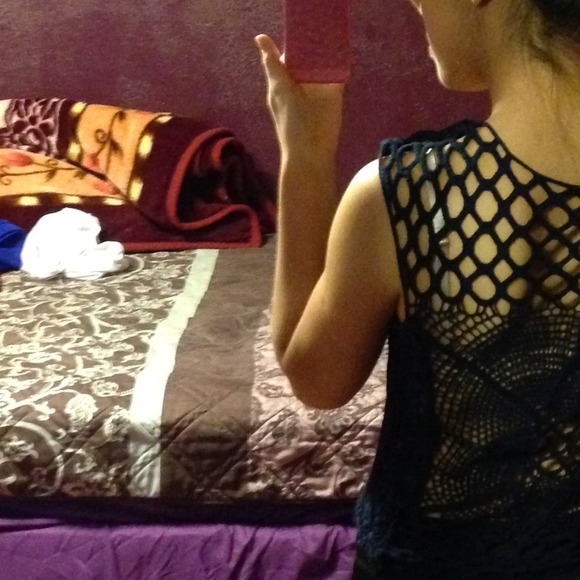 Beautiful shirt - Picture 2 of 2