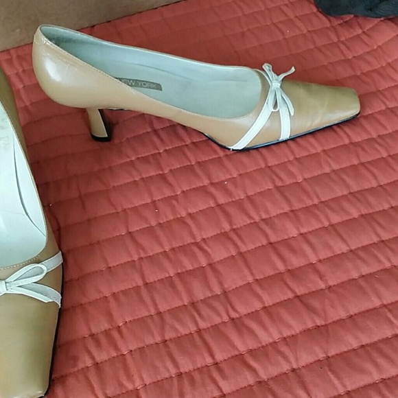 Shoe - Picture 2 of 3