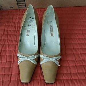 Shoe