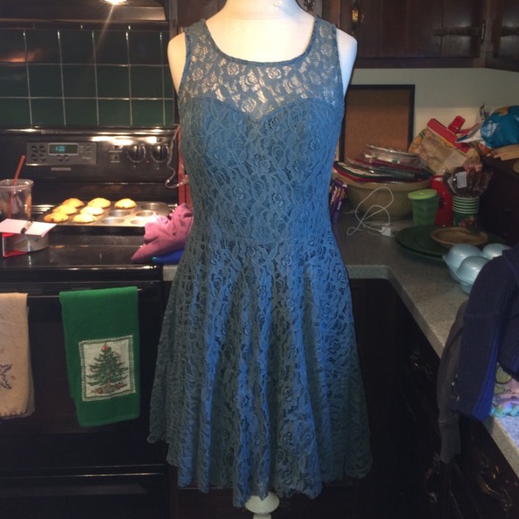 Pnina Sleeveless Lace Dress - Picture 1 of 4