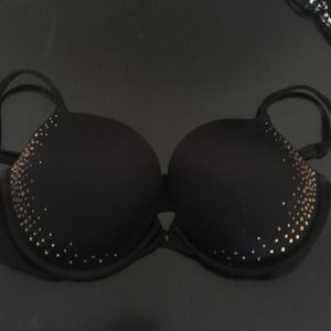 Black VS very sexy push up bra!