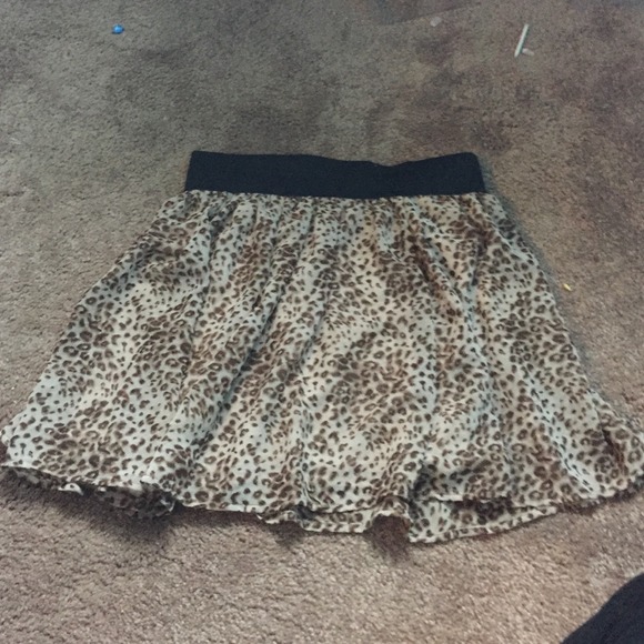 leopard print skirt
