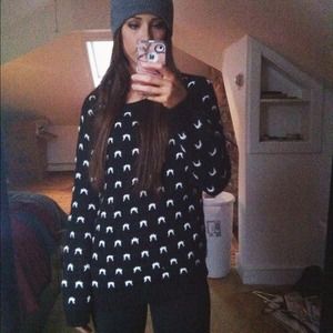 Oversized F21 Bow🎀 Sweater Size Small