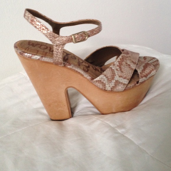 Sam Edelman snake skin wedges - Picture 2 of 3