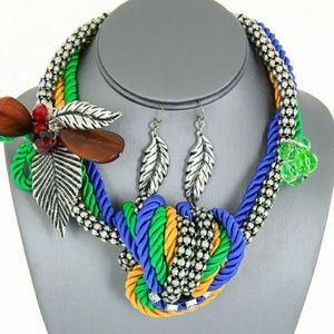 Tied in a knot necklace set