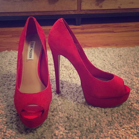 Steve Madden 6" Platform heels!