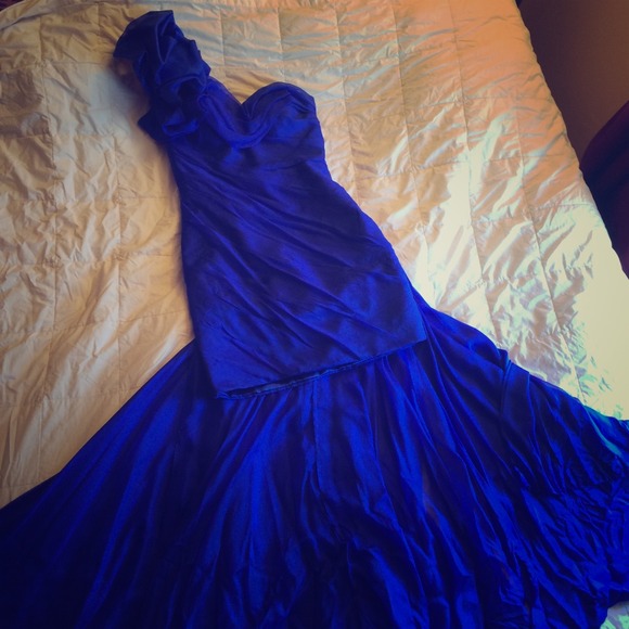 PROM DRESS