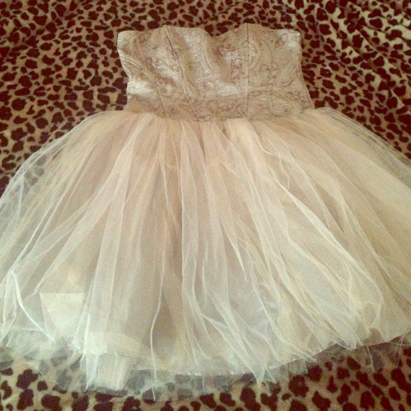 Forever 21 dress ~ SIZE Small (2)