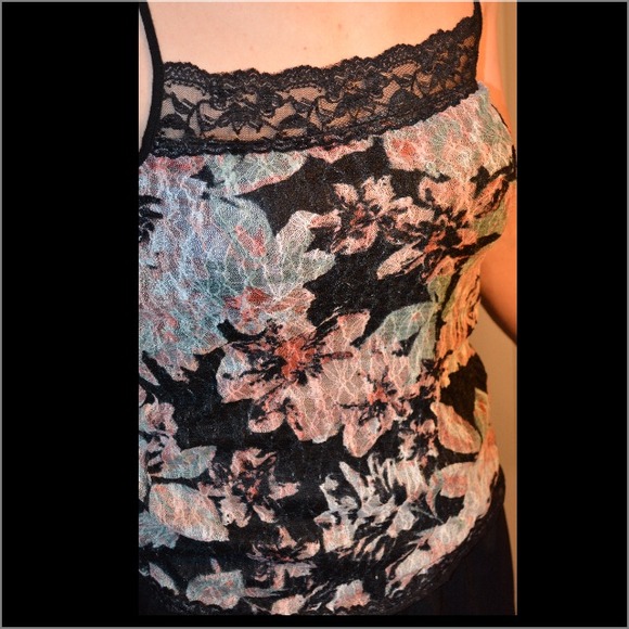 VERY CUTE TOP - Picture 2 of 4