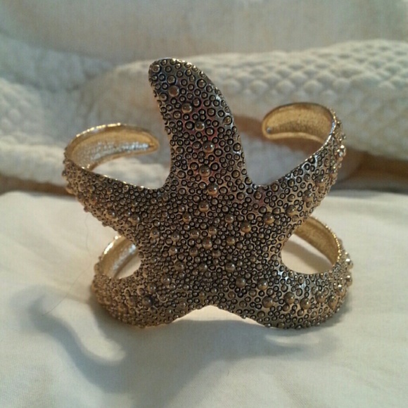 Jewelry - SOLD! Adjustable Starfish bracelet
