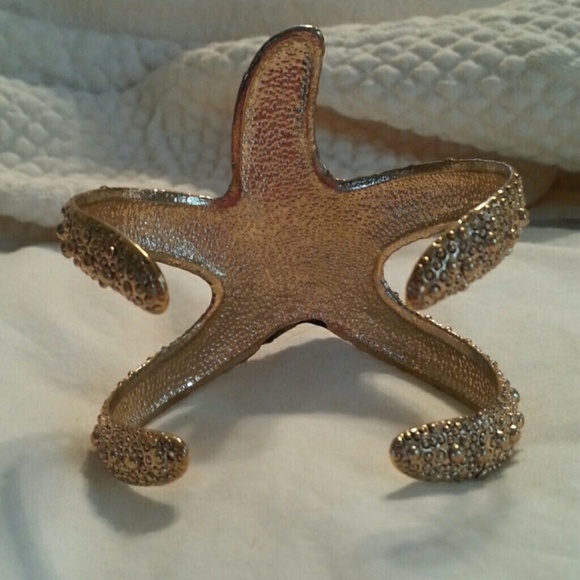 SOLD! Adjustable Starfish bracelet - Picture 2 of 4