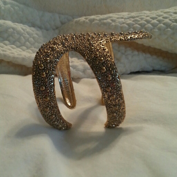 SOLD! Adjustable Starfish bracelet - Picture 3 of 4