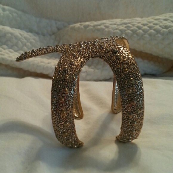 SOLD! Adjustable Starfish bracelet - Picture 4 of 4