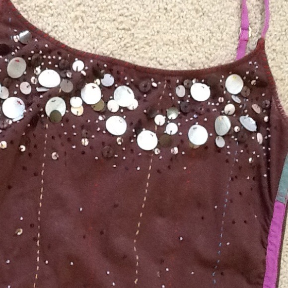 A Common Thread Hand-Decorated Brown Top - Picture 2 of 3