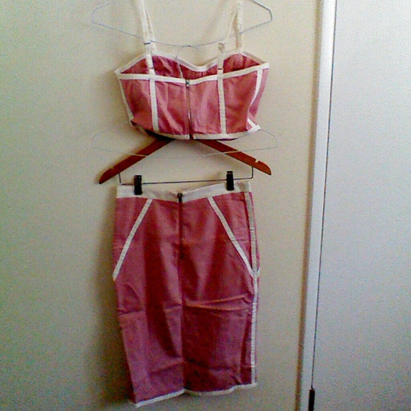 Two piece set - Picture 2 of 2