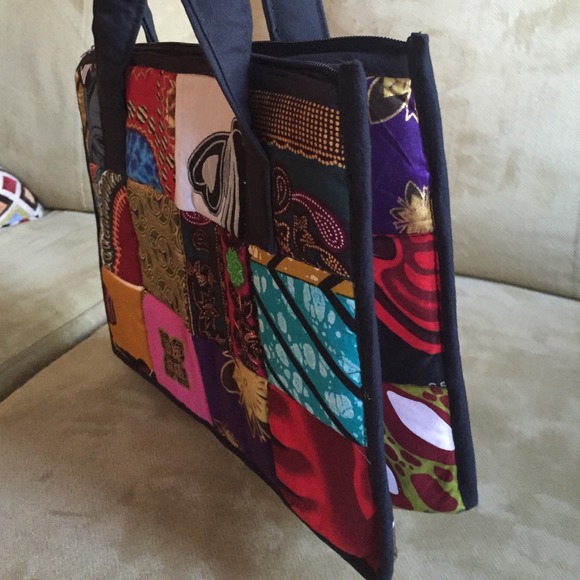 A bag - Picture 4 of 4