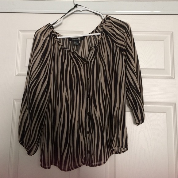 Patterned top