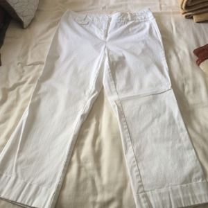 🚫sold🚫White Capri New York and company pants