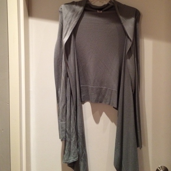 BCBG Kattianne Signature Wrap