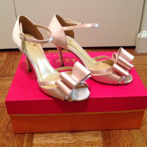 Kate Spade Ivela in Rose Petal Satin - Picture 2 of 4