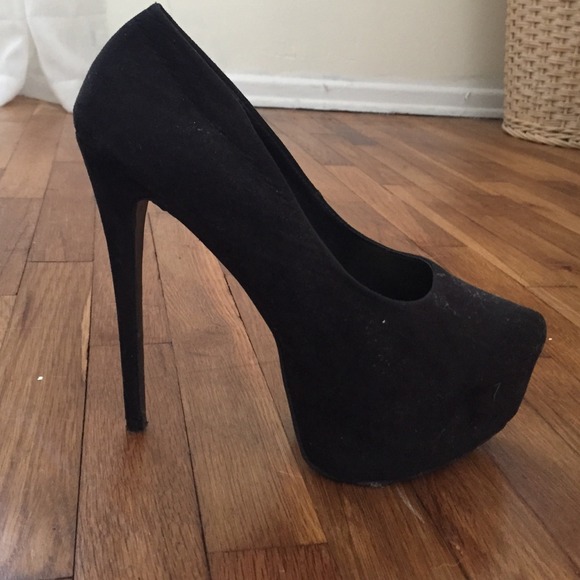 Forever21 Black Suede pumps