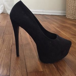Forever21 Black Suede pumps